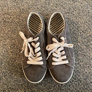 Taos Footwear Gray Sneakers